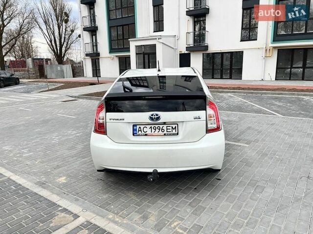 Белый Тойота Приус, объемом двигателя 1.8 л и пробегом 260 тыс. км за 10500 $, фото 2 на Automoto.ua