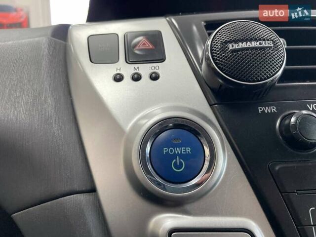 Белый Тойота Приус, объемом двигателя 1.79 л и пробегом 217 тыс. км за 10990 $, фото 26 на Automoto.ua