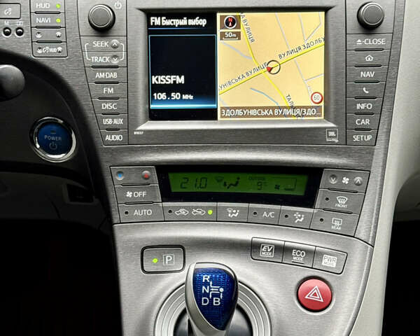 Белый Тойота Приус, объемом двигателя 1.8 л и пробегом 165 тыс. км за 12700 $, фото 39 на Automoto.ua