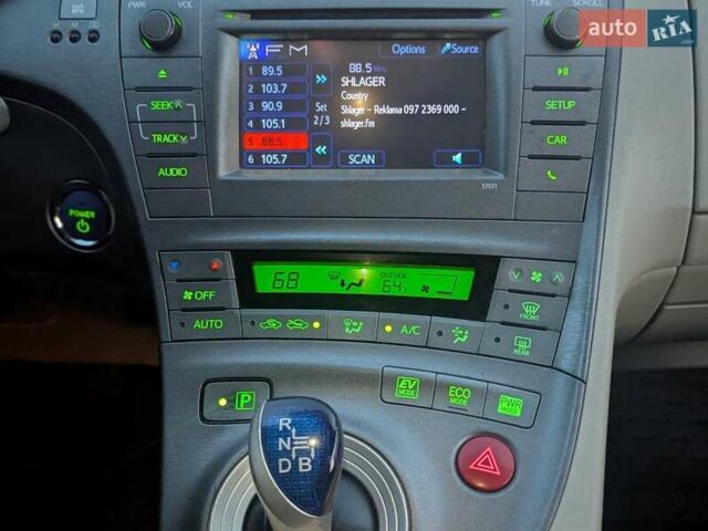 Белый Тойота Приус, объемом двигателя 1.8 л и пробегом 255 тыс. км за 11500 $, фото 12 на Automoto.ua