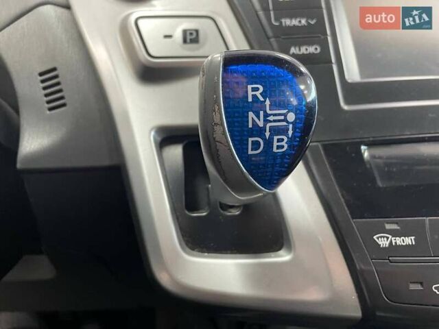 Белый Тойота Приус, объемом двигателя 1.79 л и пробегом 217 тыс. км за 10990 $, фото 28 на Automoto.ua