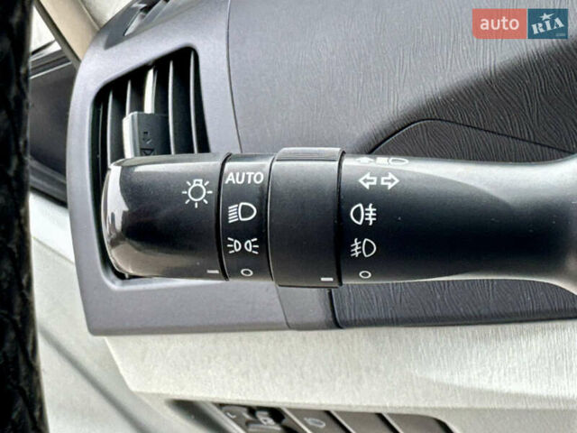 Белый Тойота Приус, объемом двигателя 1.8 л и пробегом 165 тыс. км за 12800 $, фото 43 на Automoto.ua