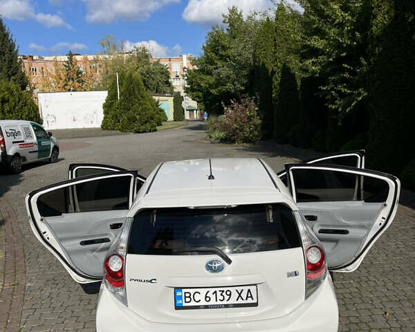 Білий Тойота Пріус, об'ємом двигуна 1.5 л та пробігом 181 тис. км за 9499 $, фото 11 на Automoto.ua