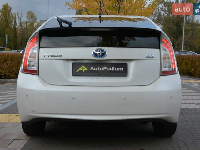 Белый Тойота Приус, объемом двигателя 1.8 л и пробегом 281 тыс. км за 9999 $, фото 12 на Automoto.ua
