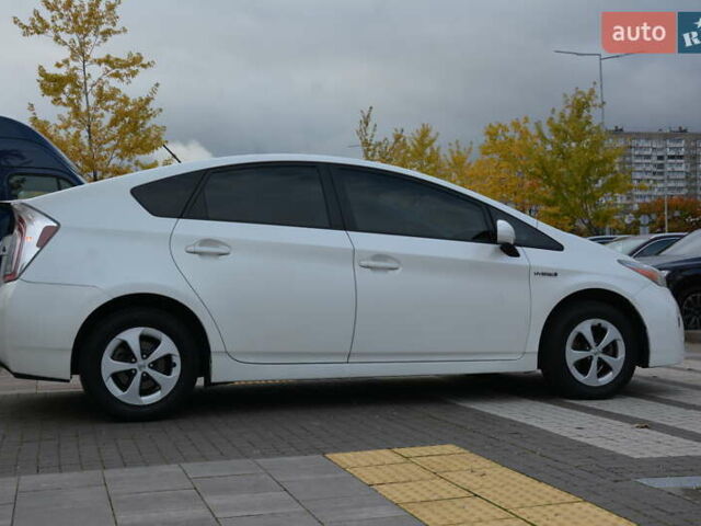 Белый Тойота Приус, объемом двигателя 1.8 л и пробегом 281 тыс. км за 9999 $, фото 11 на Automoto.ua