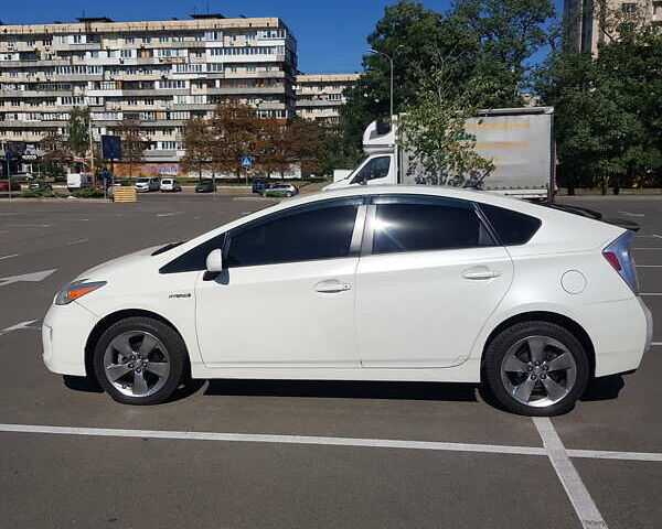Белый Тойота Приус, объемом двигателя 1.8 л и пробегом 170 тыс. км за 12000 $, фото 7 на Automoto.ua