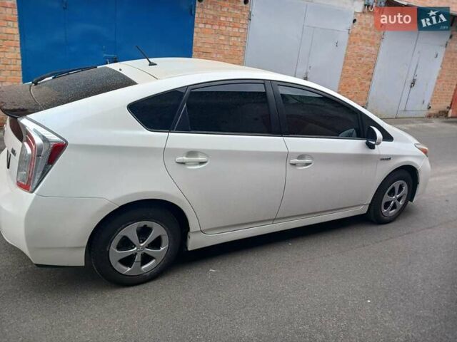 Белый Тойота Приус, объемом двигателя 1.8 л и пробегом 280 тыс. км за 10000 $, фото 11 на Automoto.ua