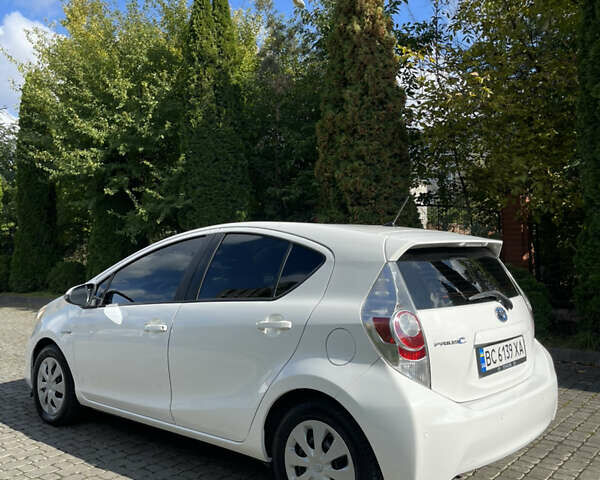 Білий Тойота Пріус, об'ємом двигуна 1.5 л та пробігом 181 тис. км за 9299 $, фото 6 на Automoto.ua