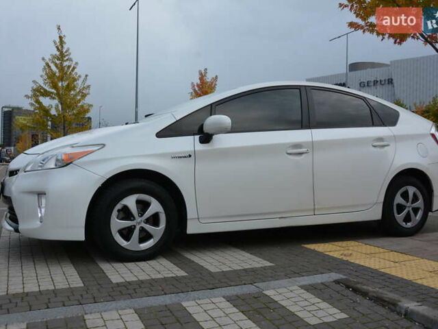 Белый Тойота Приус, объемом двигателя 1.8 л и пробегом 281 тыс. км за 9999 $, фото 7 на Automoto.ua