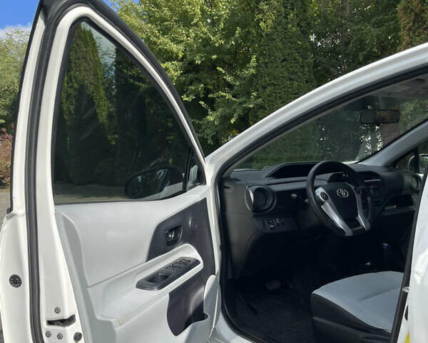 Білий Тойота Пріус, об'ємом двигуна 1.5 л та пробігом 181 тис. км за 9499 $, фото 16 на Automoto.ua