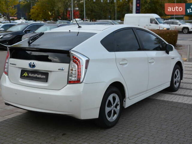 Белый Тойота Приус, объемом двигателя 1.8 л и пробегом 281 тыс. км за 9999 $, фото 10 на Automoto.ua