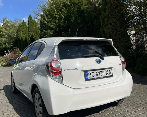 Білий Тойота Пріус, об'ємом двигуна 1.5 л та пробігом 181 тис. км за 9299 $, фото 7 на Automoto.ua