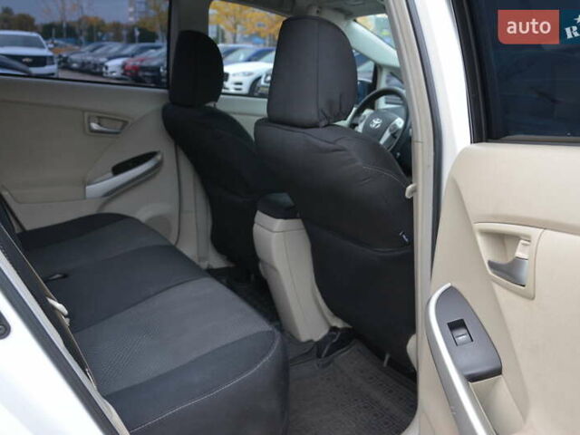 Белый Тойота Приус, объемом двигателя 1.8 л и пробегом 281 тыс. км за 9999 $, фото 31 на Automoto.ua