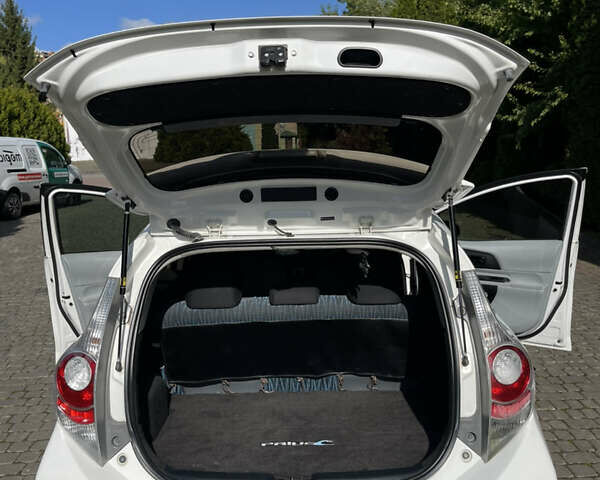 Білий Тойота Пріус, об'ємом двигуна 1.5 л та пробігом 181 тис. км за 8799 $, фото 12 на Automoto.ua