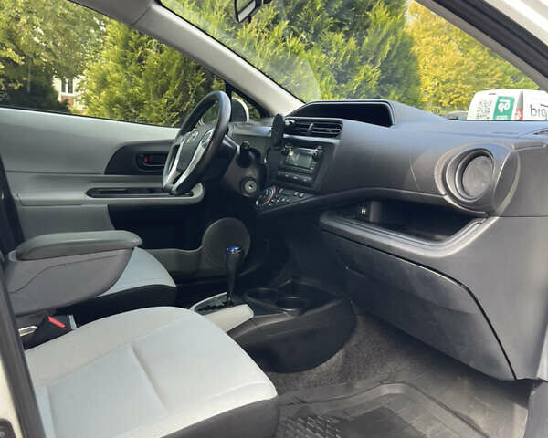 Білий Тойота Пріус, об'ємом двигуна 1.5 л та пробігом 181 тис. км за 9299 $, фото 22 на Automoto.ua