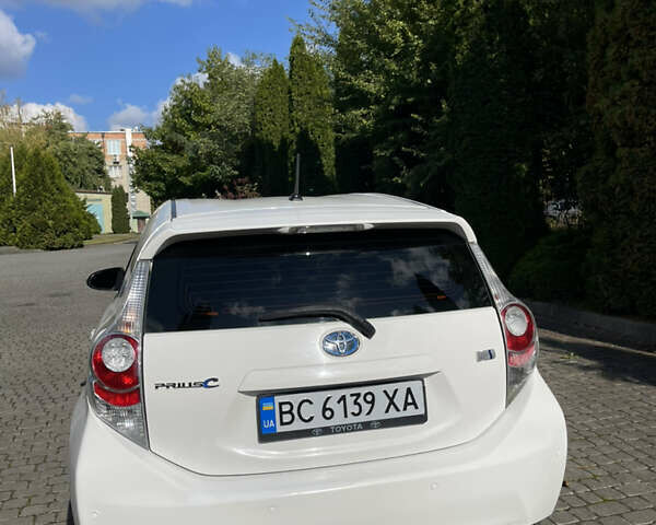 Білий Тойота Пріус, об'ємом двигуна 1.5 л та пробігом 181 тис. км за 9299 $, фото 9 на Automoto.ua