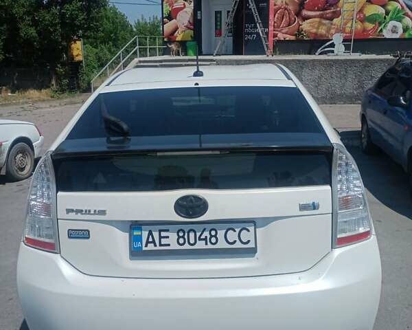 Белый Тойота Приус, объемом двигателя 1.8 л и пробегом 320 тыс. км за 9500 $, фото 3 на Automoto.ua