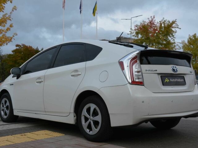 Білий Тойота Пріус, об'ємом двигуна 1.8 л та пробігом 280 тис. км за 10012 $, фото 7 на Automoto.ua