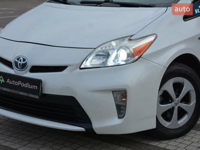 Белый Тойота Приус, объемом двигателя 1.8 л и пробегом 281 тыс. км за 9999 $, фото 15 на Automoto.ua