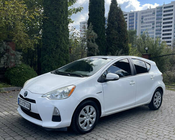 Білий Тойота Пріус, об'ємом двигуна 1.5 л та пробігом 181 тис. км за 9499 $, фото 1 на Automoto.ua