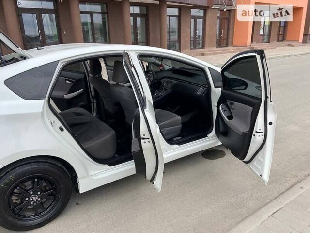 Белый Тойота Приус, объемом двигателя 1.8 л и пробегом 252 тыс. км за 11200 $, фото 20 на Automoto.ua