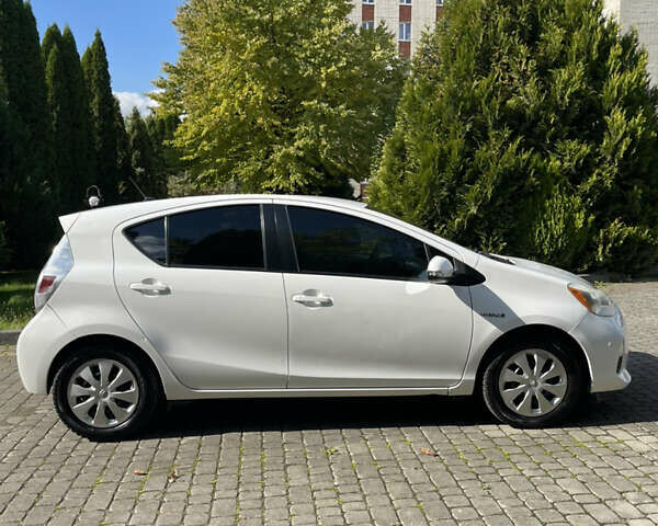 Білий Тойота Пріус, об'ємом двигуна 1.5 л та пробігом 181 тис. км за 9299 $, фото 8 на Automoto.ua