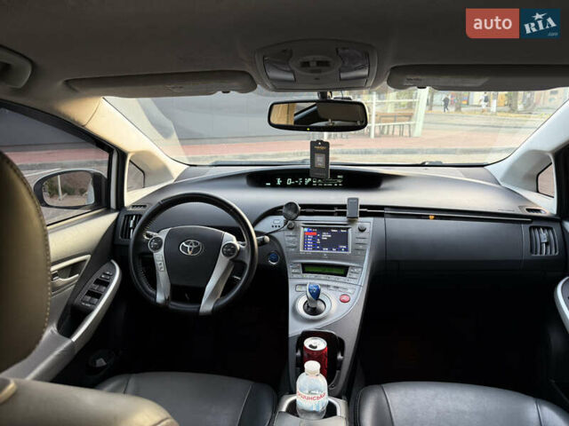 Белый Тойота Приус, объемом двигателя 1.8 л и пробегом 376 тыс. км за 10500 $, фото 8 на Automoto.ua