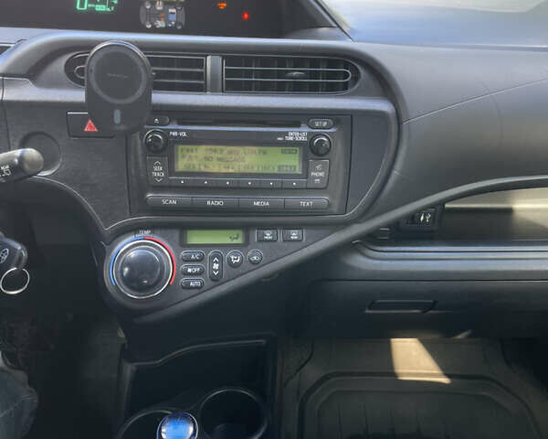 Білий Тойота Пріус, об'ємом двигуна 1.5 л та пробігом 181 тис. км за 9299 $, фото 32 на Automoto.ua