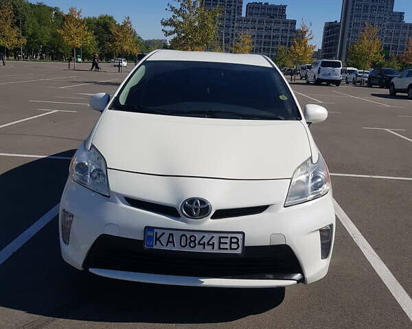 Белый Тойота Приус, объемом двигателя 1.8 л и пробегом 170 тыс. км за 12000 $, фото 3 на Automoto.ua