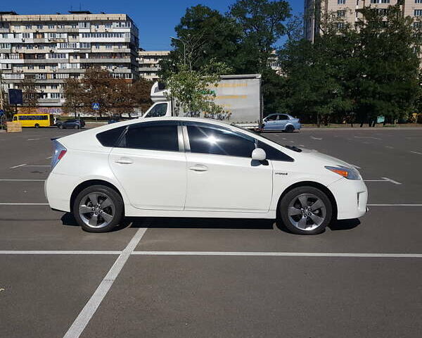 Белый Тойота Приус, объемом двигателя 1.8 л и пробегом 170 тыс. км за 12000 $, фото 6 на Automoto.ua
