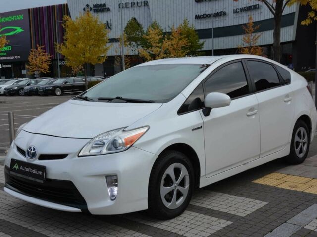 Білий Тойота Пріус, об'ємом двигуна 1.8 л та пробігом 280 тис. км за 10012 $, фото 5 на Automoto.ua