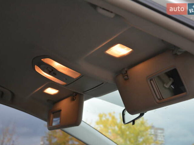 Белый Тойота Приус, объемом двигателя 1.8 л и пробегом 281 тыс. км за 9999 $, фото 29 на Automoto.ua