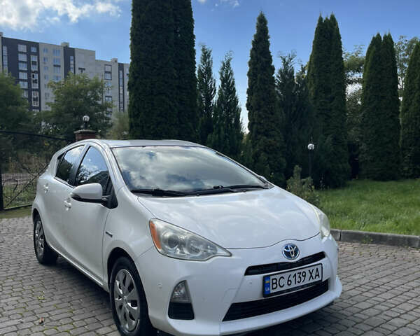 Білий Тойота Пріус, об'ємом двигуна 1.5 л та пробігом 181 тис. км за 9499 $, фото 5 на Automoto.ua