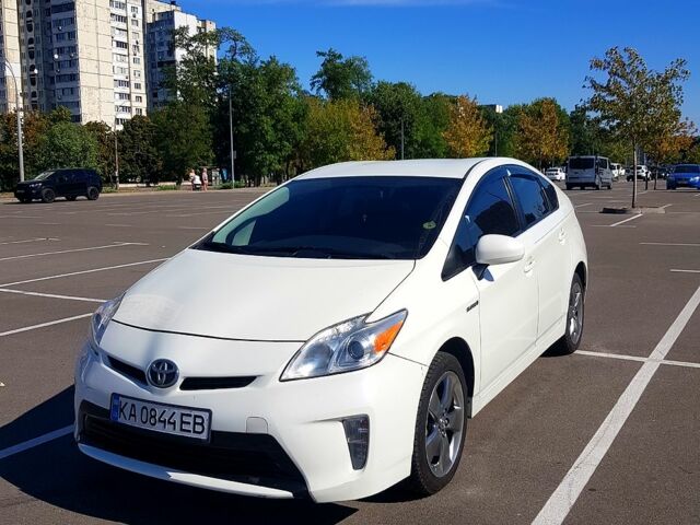 Білий Тойота Пріус, об'ємом двигуна 1.8 л та пробігом 175 тис. км за 11000 $, фото 1 на Automoto.ua