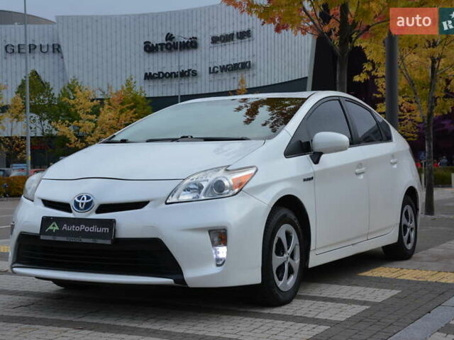Белый Тойота Приус, объемом двигателя 1.8 л и пробегом 281 тыс. км за 9999 $, фото 1 на Automoto.ua