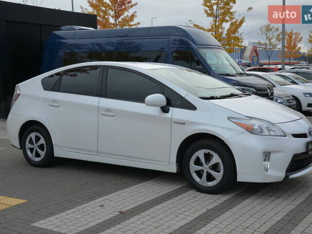 Белый Тойота Приус, объемом двигателя 1.8 л и пробегом 281 тыс. км за 9999 $, фото 5 на Automoto.ua