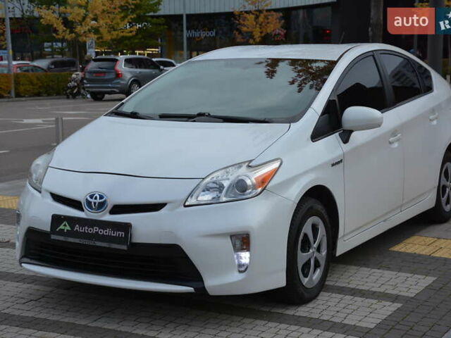 Белый Тойота Приус, объемом двигателя 1.8 л и пробегом 281 тыс. км за 9999 $, фото 2 на Automoto.ua