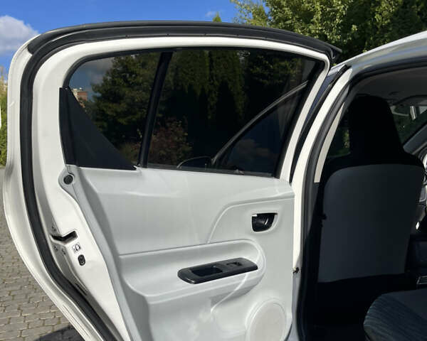 Білий Тойота Пріус, об'ємом двигуна 1.5 л та пробігом 181 тис. км за 9499 $, фото 19 на Automoto.ua