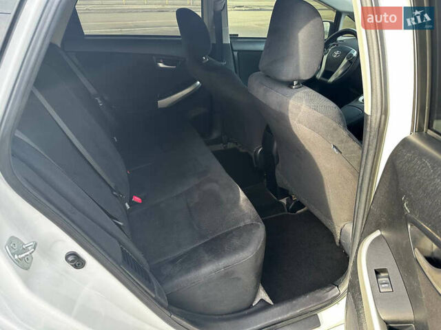 Белый Тойота Приус, объемом двигателя 1.8 л и пробегом 137 тыс. км за 13200 $, фото 14 на Automoto.ua