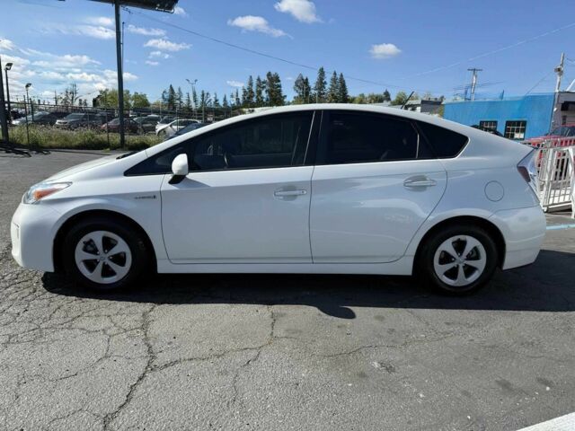 Белый Тойота Приус, объемом двигателя 1.8 л и пробегом 84 тыс. км за 11200 $, фото 3 на Automoto.ua