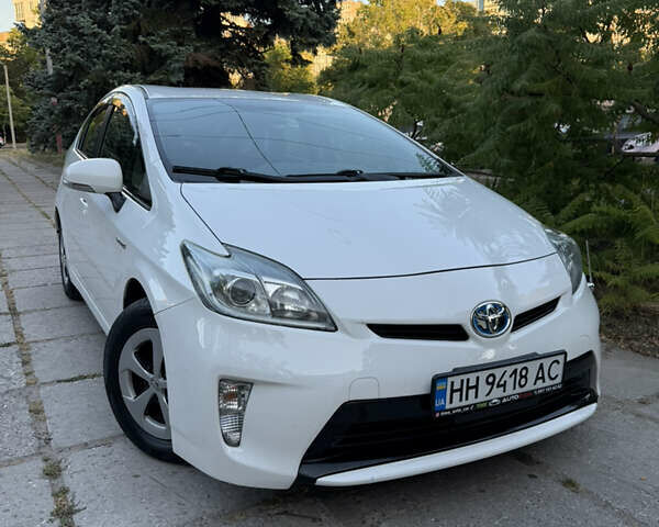 Білий Тойота Пріус, об'ємом двигуна 1.8 л та пробігом 117 тис. км за 13200 $, фото 16 на Automoto.ua