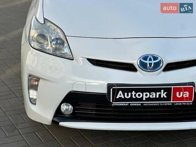 Белый Тойота Приус, объемом двигателя 1.8 л и пробегом 269 тыс. км за 10790 $, фото 2 на Automoto.ua
