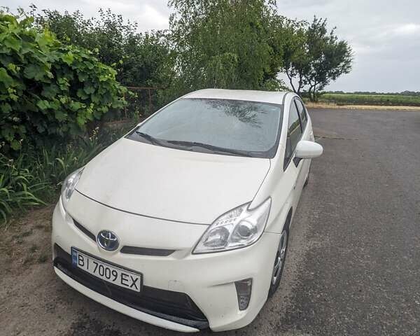 Белый Тойота Приус, объемом двигателя 1.8 л и пробегом 179 тыс. км за 12500 $, фото 1 на Automoto.ua