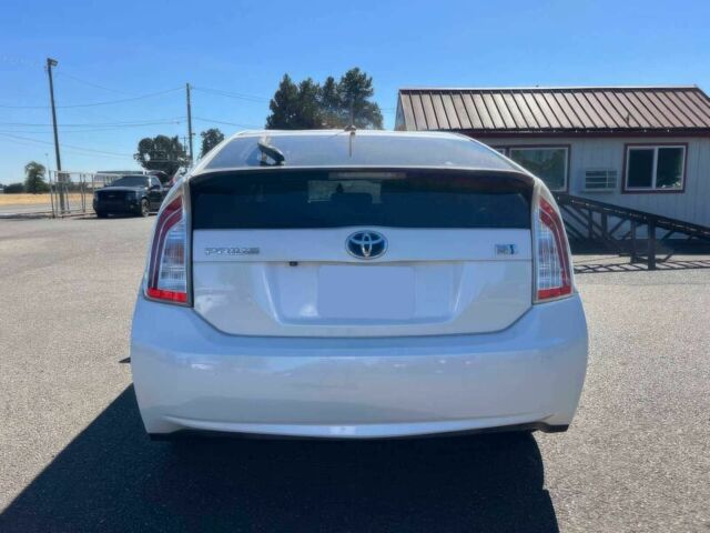 Белый Тойота Приус, объемом двигателя 1.8 л и пробегом 86 тыс. км за 6400 $, фото 6 на Automoto.ua