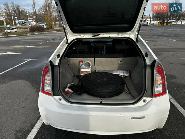 Белый Тойота Приус, объемом двигателя 1.8 л и пробегом 137 тыс. км за 13200 $, фото 18 на Automoto.ua