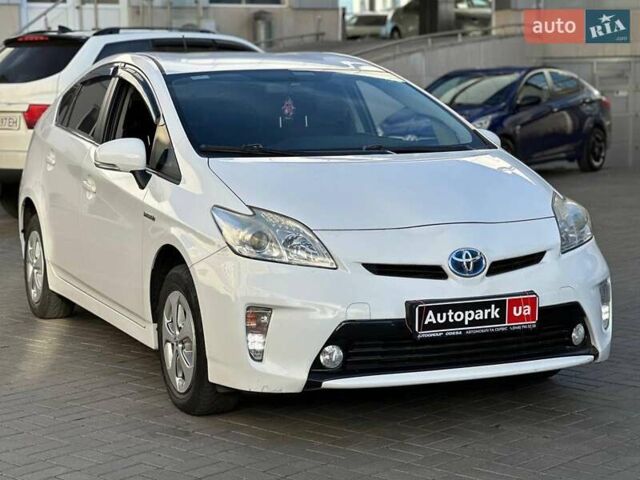 Белый Тойота Приус, объемом двигателя 1.8 л и пробегом 269 тыс. км за 10790 $, фото 3 на Automoto.ua