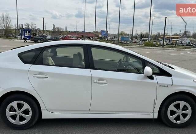 Белый Тойота Приус, объемом двигателя 1.8 л и пробегом 175 тыс. км за 11700 $, фото 7 на Automoto.ua