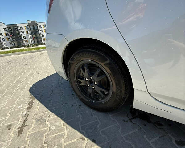 Белый Тойота Приус, объемом двигателя 1.8 л и пробегом 312 тыс. км за 14500 $, фото 10 на Automoto.ua