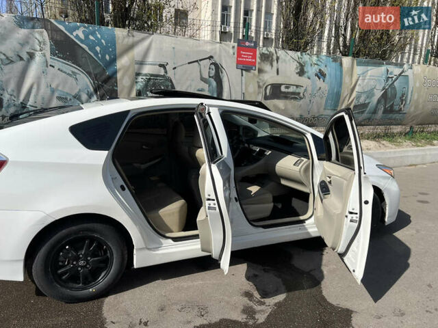 Белый Тойота Приус, объемом двигателя 1.8 л и пробегом 125 тыс. км за 12300 $, фото 8 на Automoto.ua