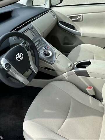 Белый Тойота Приус, объемом двигателя 1.8 л и пробегом 175 тыс. км за 11700 $, фото 3 на Automoto.ua